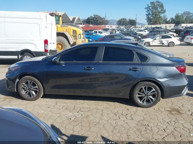 3KPF24AD1NE458870 KIA Forte Lxs