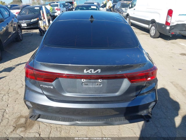 3KPF24AD1NE458870 KIA Forte Lxs