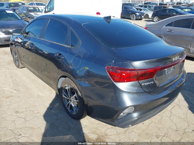 3KPF24AD1NE458870 KIA Forte Lxs