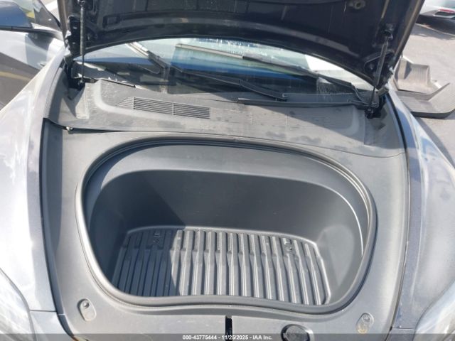 2025 TESLA MODEL 3 5YJ3E1EA0SF996684 Photo 9