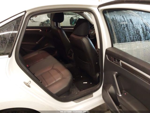 2017 VOLKSWAGEN PASSAT 1VWGT7A37HC048772 Photo 7