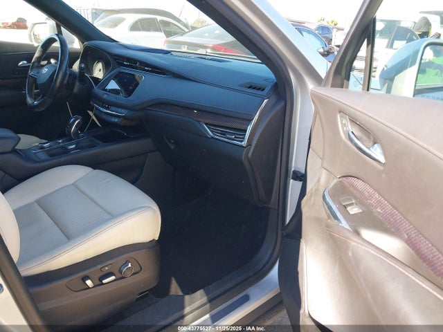 2019 CADILLAC XT4 1GYFZER47KF116373 Photo 4