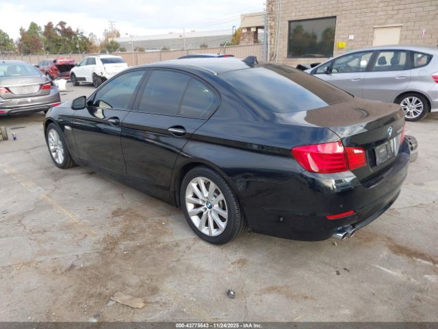 2011 BMW 528I WBAFR1C5XBC744720 Photo 2