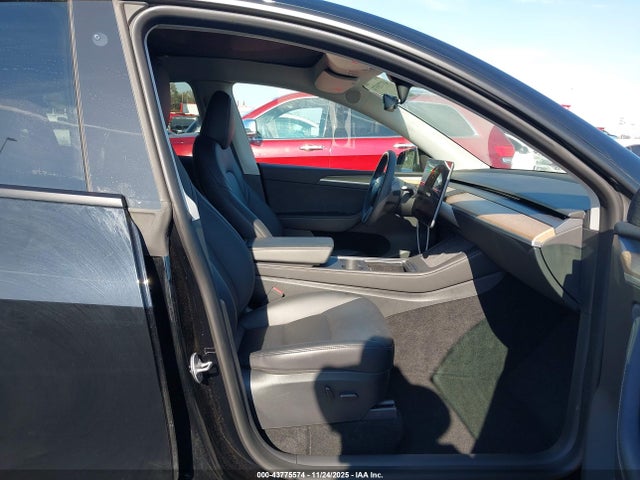 2023 TESLA MODEL Y 7SAYGDEE9PA087290 Photo 4