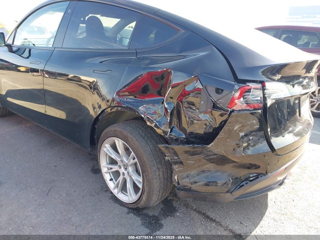 2023 TESLA MODEL Y 7SAYGDEE9PA087290 Photo 5