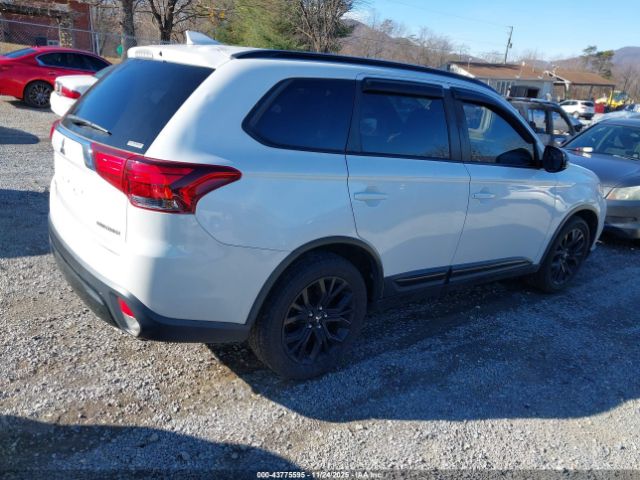 2019 MITSUBISHI OUTLANDER JA4AZ3A38KZ038556 Photo 3