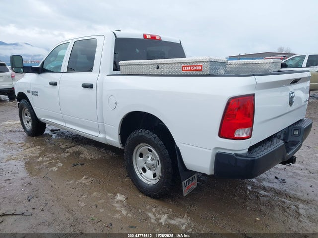 43775612 :رقم المزاد ، 1C6RR7KT0JS163550 vin ، 2018 Ram 1500 Tradesman  4x4 5'7 Box مزاد بيع