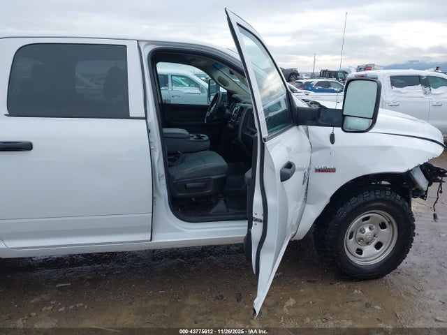 43775612 :رقم المزاد ، 1C6RR7KT0JS163550 vin ، 2018 Ram 1500 Tradesman  4x4 5'7 Box مزاد بيع