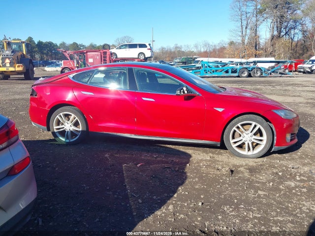 43775667 :رقم المزاد ، 5YJSA1H18FFP69395 vin ، 2015 Tesla Model S 60/70/85 مزاد بيع