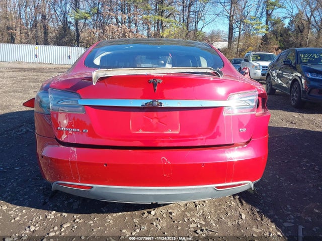 43775667 :رقم المزاد ، 5YJSA1H18FFP69395 vin ، 2015 Tesla Model S 60/70/85 مزاد بيع