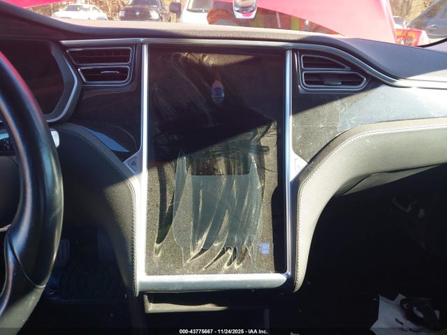43775667 :رقم المزاد ، 5YJSA1H18FFP69395 vin ، 2015 Tesla Model S 60/70/85 مزاد بيع
