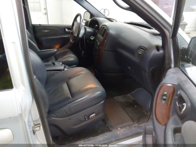 2001 CHRYSLER TOWN & COUNTRY 2C8GP64L41R197343 Photo 4