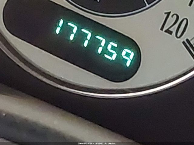 2001 CHRYSLER TOWN & COUNTRY 2C8GP64L41R197343 Photo 6