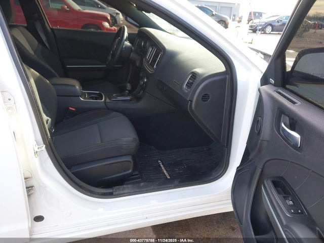 2C3CDXJG8NH265021 Dodge Charger Sxt Awd