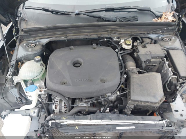 2022 VOLVO XC40 YV4162UM2N2661341 Photo 9