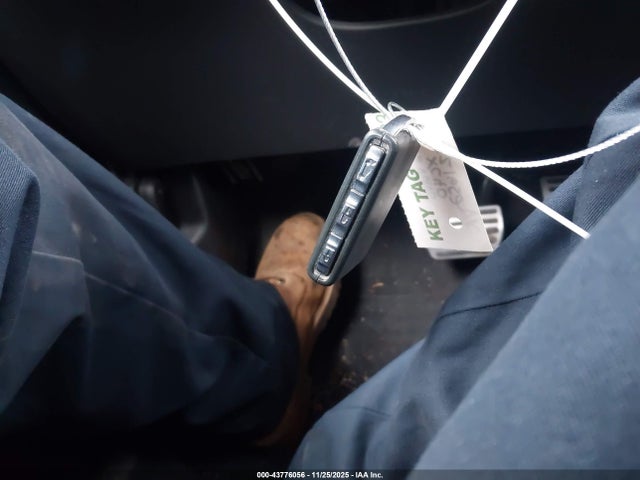 2022 VOLVO XC40 YV4162UM2N2661341 Photo 10