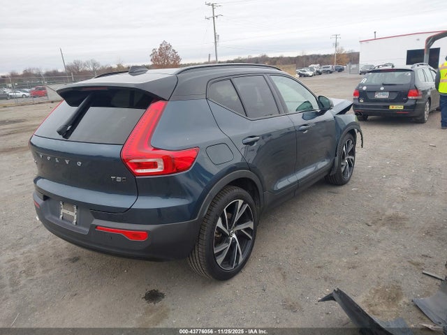 2022 VOLVO XC40 YV4162UM2N2661341 Photo 3