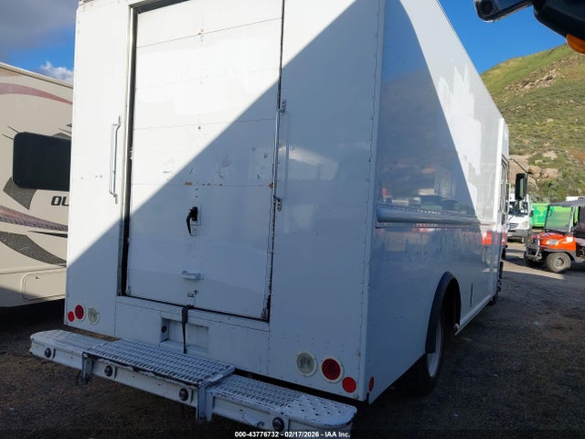 4UZAAPFD6JCJT3961 Freightliner Mt45