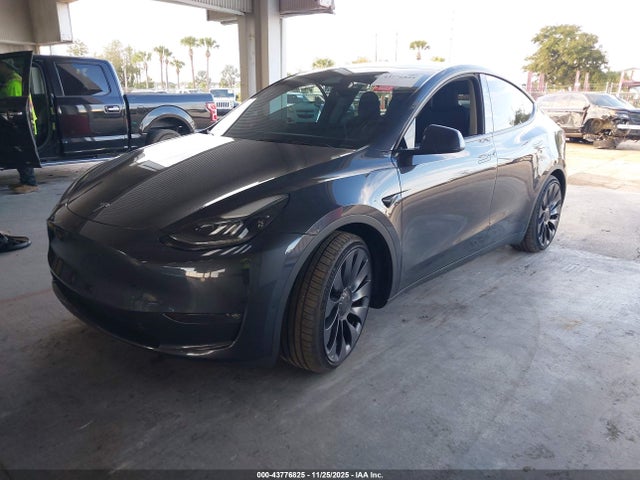 2024 TESLA MODEL Y 7SAYGDEF6RF039213 Photo 1