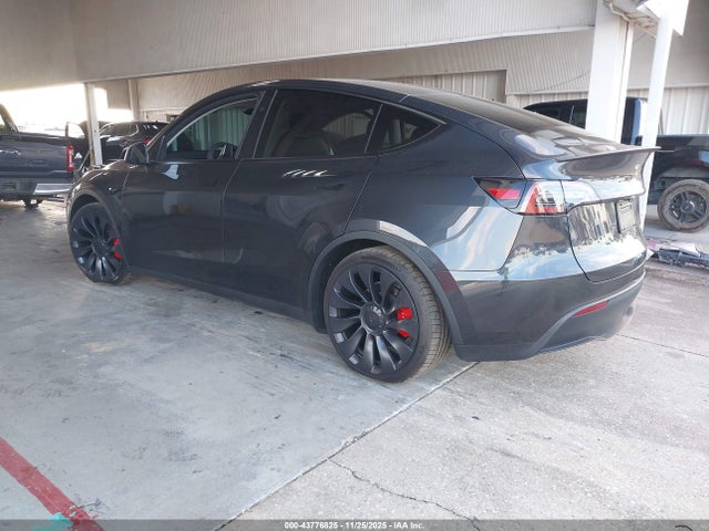 2024 TESLA MODEL Y 7SAYGDEF6RF039213 Photo 2
