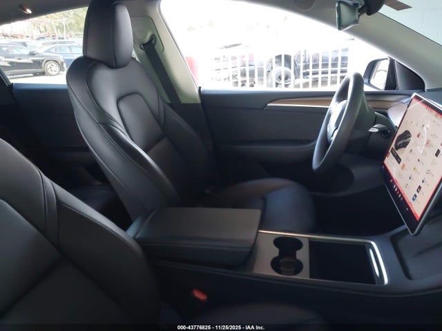 2024 TESLA MODEL Y 7SAYGDEF6RF039213 Photo 4