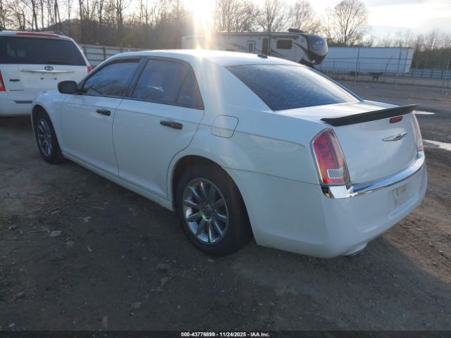 2011 CHRYSLER 300 2C3CA5CG0BH592289 Photo 2