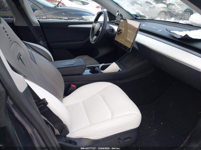 2023 TESLA MODEL Y 7SAYGDEE0PF907758 Photo 4