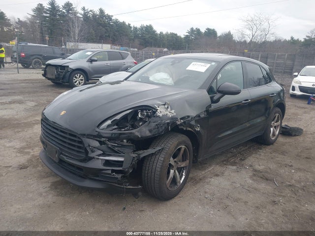 2021 PORSCHE MACAN WP1AA2A51MLB00781 Photo 1