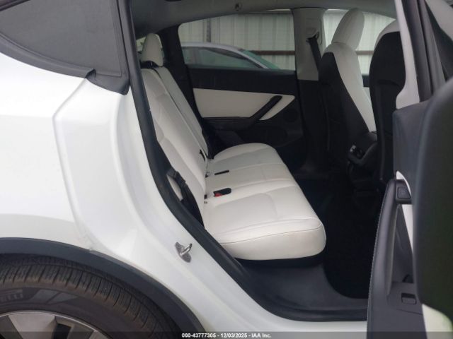 2021 TESLA MODEL Y 5YJYGDEE8MF283457 Photo 7