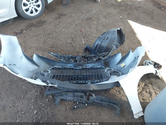 5YFEPMAE6NP297629 Toyota COROLLA LE