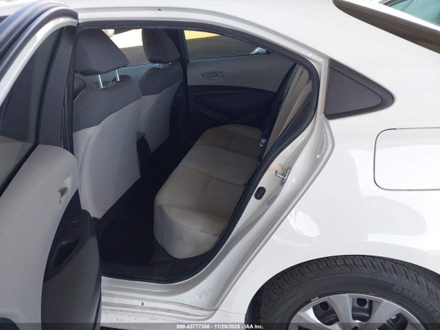 5YFEPMAE6NP297629 Toyota COROLLA LE