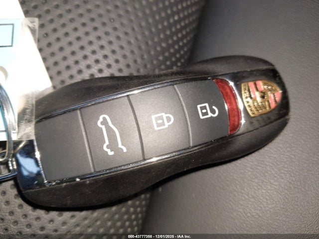 2025 PORSCHE MACAN WP1AA2A59SLB13968 Photo 10