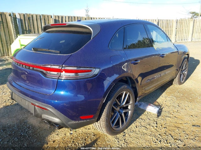 2025 PORSCHE MACAN WP1AA2A59SLB13968 Photo 3