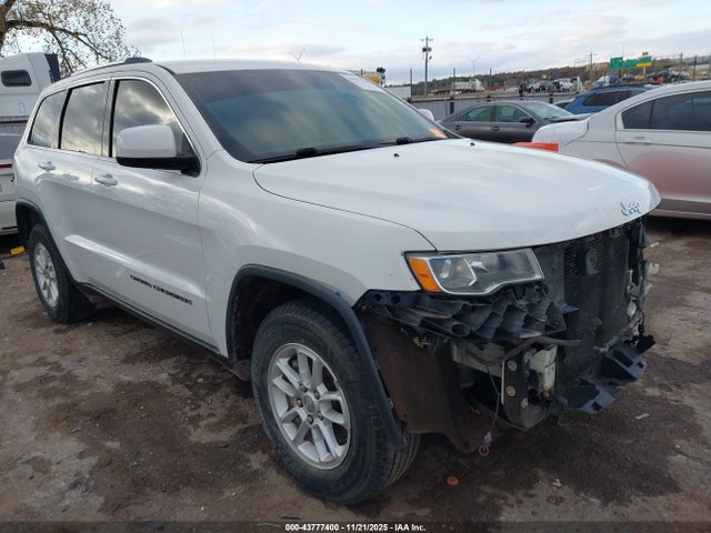 43777400 :رقم المزاد ، 1C4RJEAG6JC323031 vin ، 2018 Jeep Grand Cherokee Laredo E 4x2 مزاد بيع