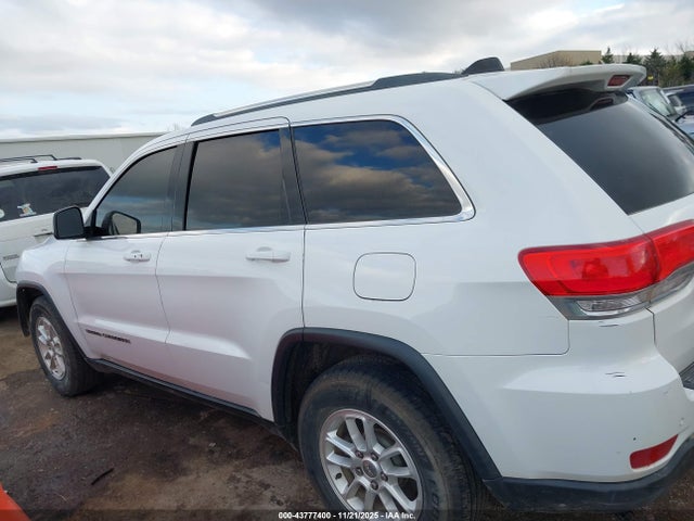 43777400 :رقم المزاد ، 1C4RJEAG6JC323031 vin ، 2018 Jeep Grand Cherokee Laredo E 4x2 مزاد بيع