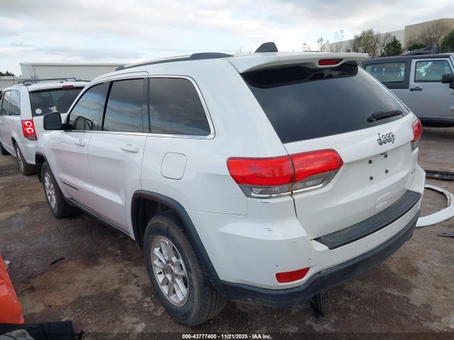 43777400 :رقم المزاد ، 1C4RJEAG6JC323031 vin ، 2018 Jeep Grand Cherokee Laredo E 4x2 مزاد بيع
