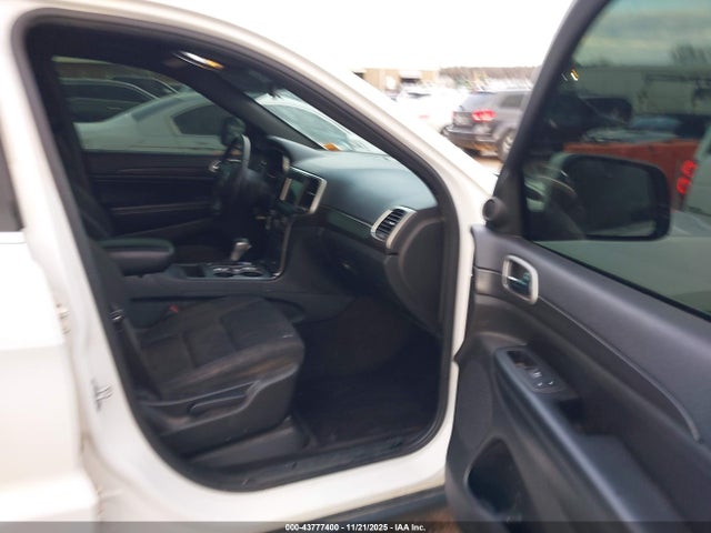 43777400 :رقم المزاد ، 1C4RJEAG6JC323031 vin ، 2018 Jeep Grand Cherokee Laredo E 4x2 مزاد بيع