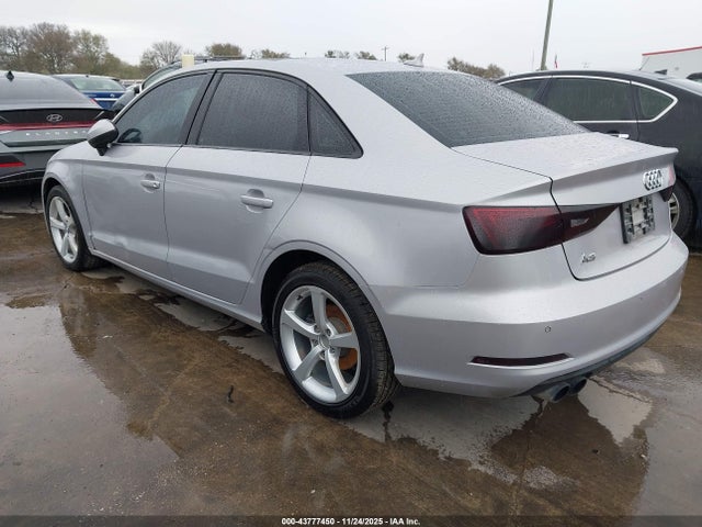 2016 AUDI A3 WAUA7GFF3G1048842 Photo 2