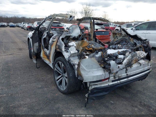 2021 AUDI Q8 WA1EVAF16MD020176 Photo 2