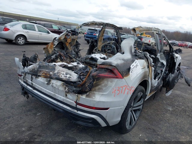 2021 AUDI Q8 WA1EVAF16MD020176 Photo 3