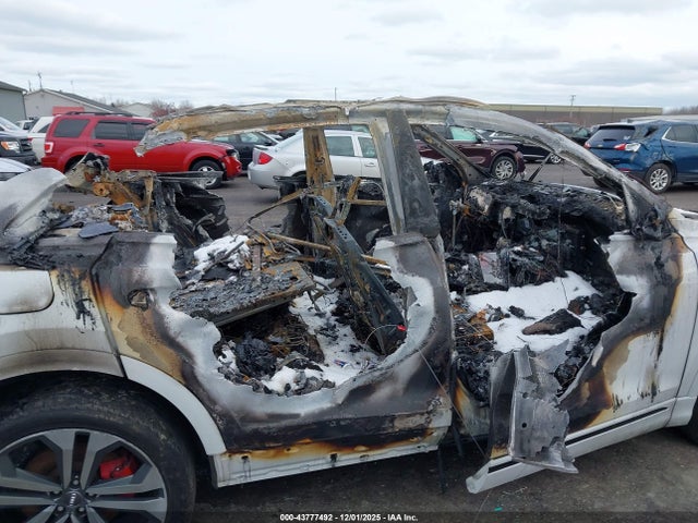 2021 AUDI Q8 WA1EVAF16MD020176 Photo 5