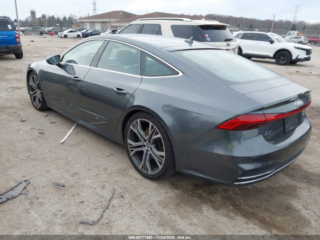 2019 AUDI A7 WAUV2AF22KN018520 Photo 2
