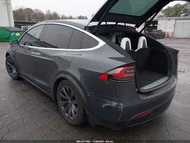 2018 TESLA MODEL X 5YJXCBE2XJF115607 Photo 2