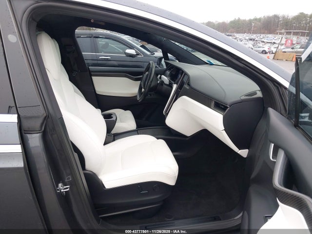2018 TESLA MODEL X 5YJXCBE2XJF115607 Photo 4