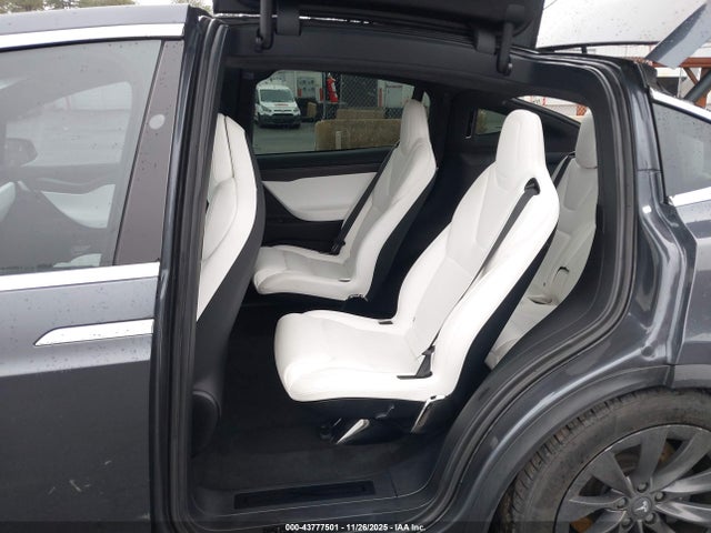 2018 TESLA MODEL X 5YJXCBE2XJF115607 Photo 7