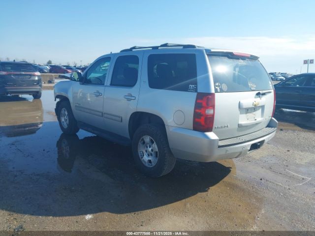 2011 CHEVROLET TAHOE 1GNSKBE02BR335628 Photo 2