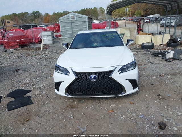 58AGA1C18NU024671 Lexus Es 300h F Sport