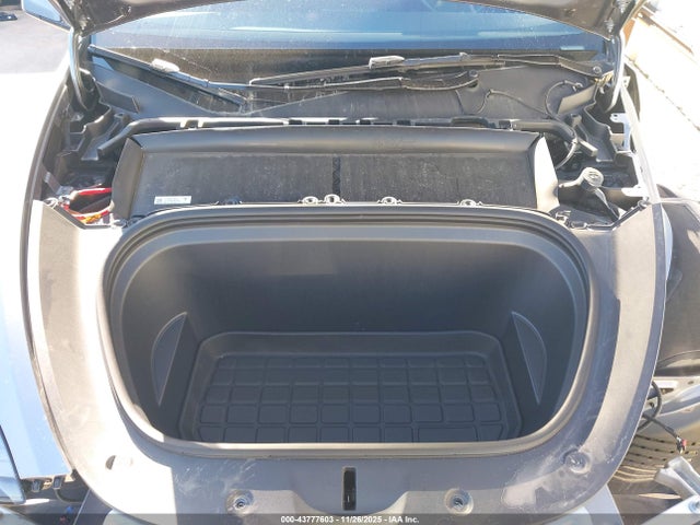 43777603 :رقم المزاد ، 7SAYGDEEXRA320838 vin ، 2024 Tesla Model Y Long Range Dual Motor All-wheel Drive مزاد بيع