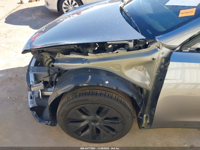 43777603 :رقم المزاد ، 7SAYGDEEXRA320838 vin ، 2024 Tesla Model Y Long Range Dual Motor All-wheel Drive مزاد بيع