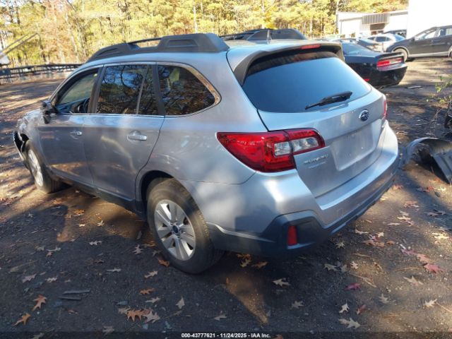 2018 SUBARU OUTBACK 4S4BSAFC7J3239695 Photo 2